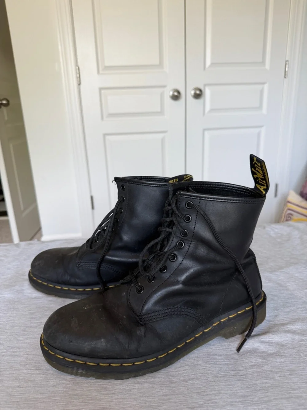 Dr. Martens Black Leather Classic Lace-Up Boots (size M9)